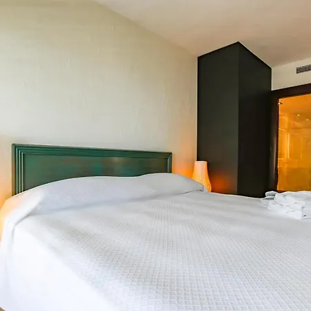 Infinity Jupi Sea Sitges